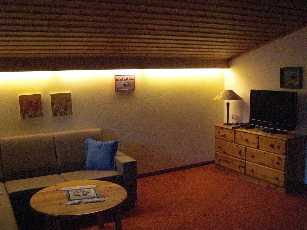 Hotel-Pension Flora Saalbach-Hinterglemm Szoba fotó