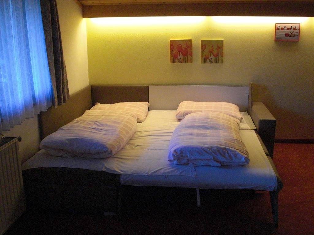 Hotel-Pension Flora Saalbach-Hinterglemm Szoba fotó