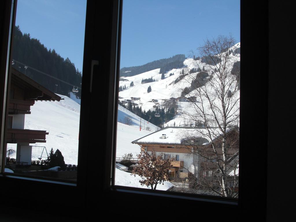 Hotel-Pension Flora Saalbach-Hinterglemm Kültér fotó