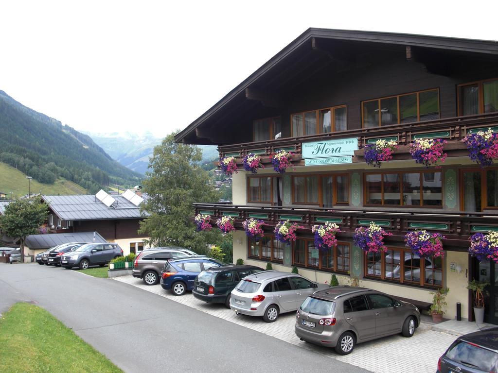 Hotel-Pension Flora Saalbach-Hinterglemm Kültér fotó