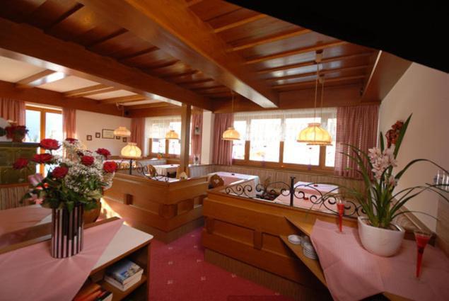 Hotel-Pension Flora Saalbach-Hinterglemm Kültér fotó