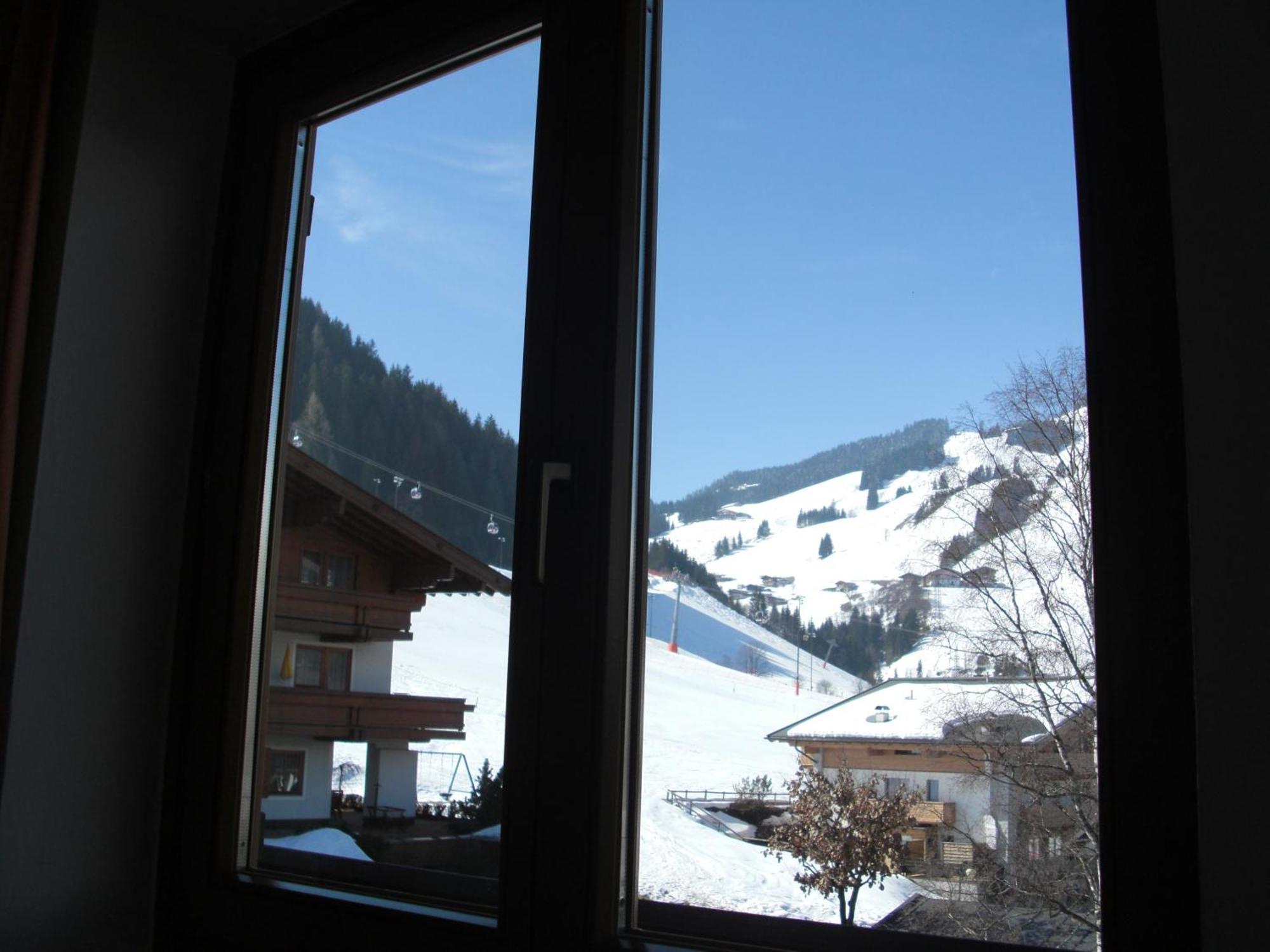 Hotel-Pension Flora Saalbach-Hinterglemm Szoba fotó
