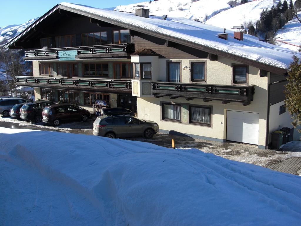 Hotel-Pension Flora Saalbach-Hinterglemm Kültér fotó