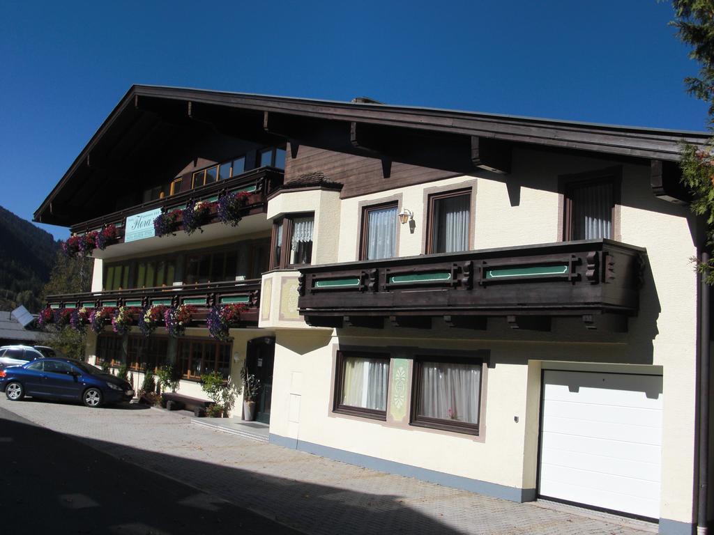 Hotel-Pension Flora Saalbach-Hinterglemm Kültér fotó