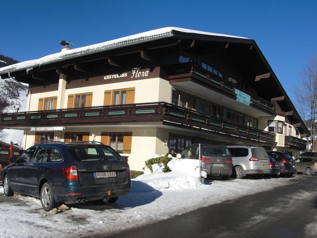 Hotel-Pension Flora Saalbach-Hinterglemm Kültér fotó